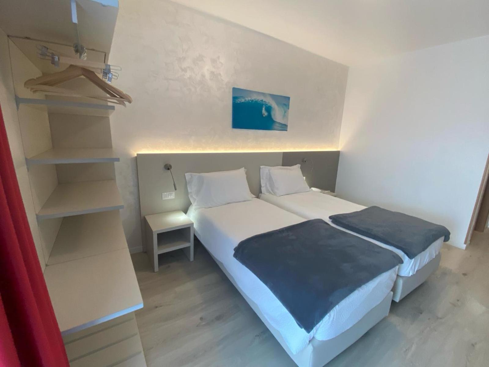 Hotel Angelini Torbole Sul Garda Екстер'єр фото