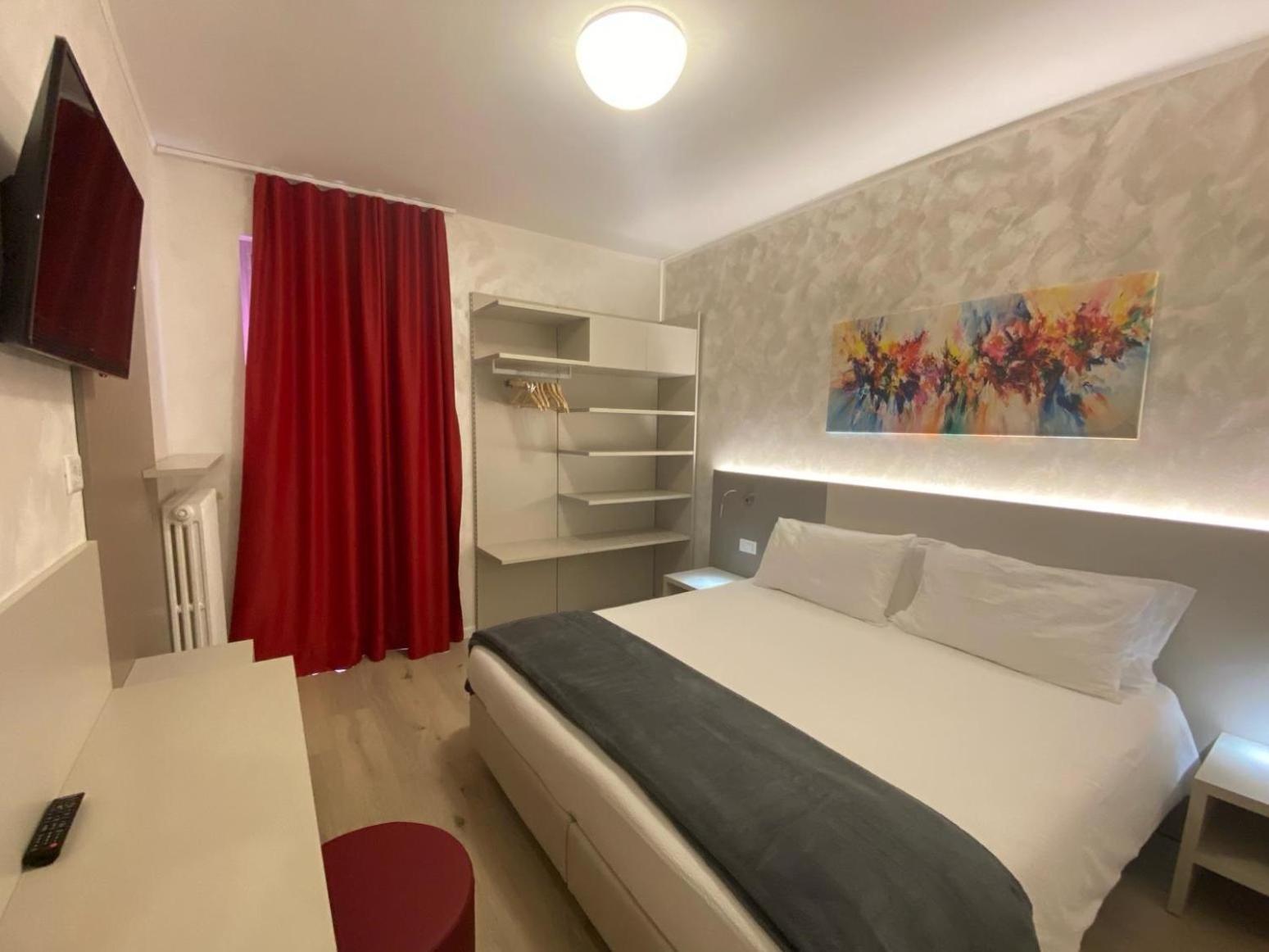 Hotel Angelini Torbole Sul Garda Екстер'єр фото