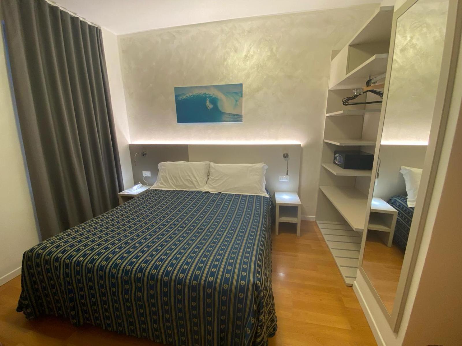 Hotel Angelini Torbole Sul Garda Екстер'єр фото