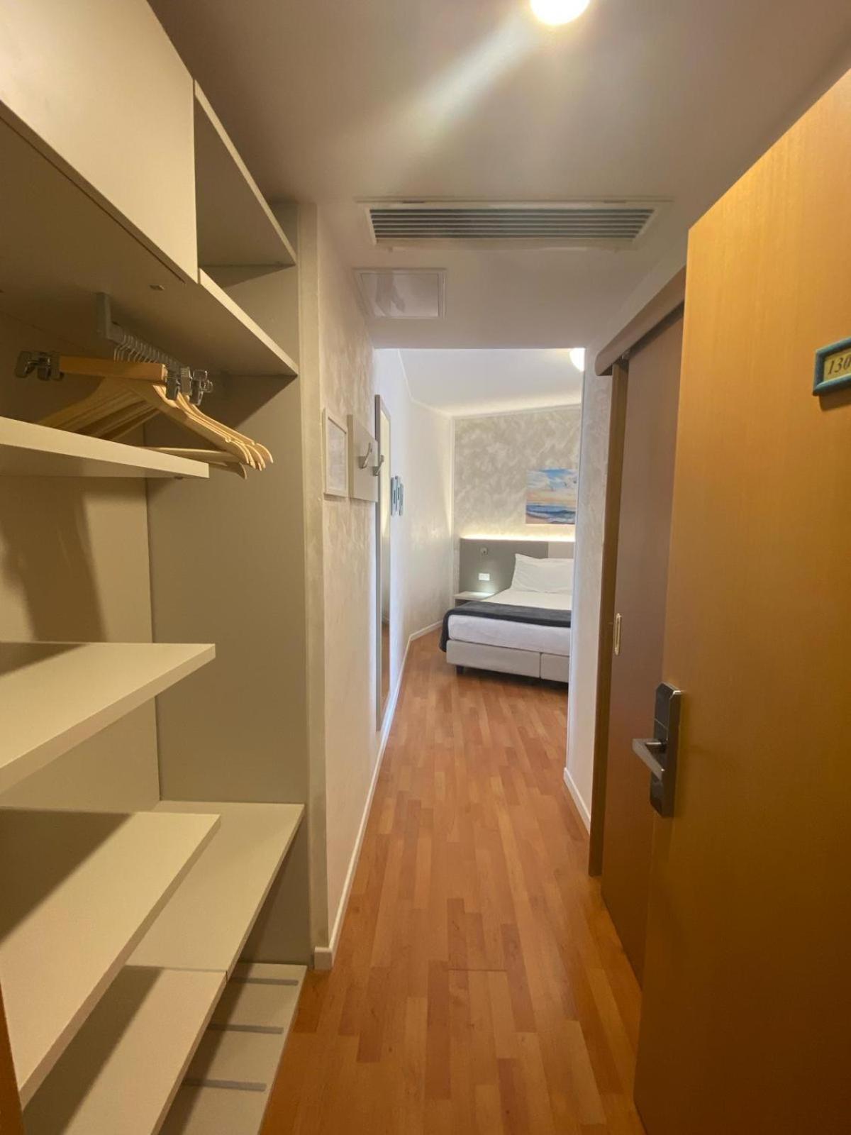 Hotel Angelini Torbole Sul Garda Екстер'єр фото