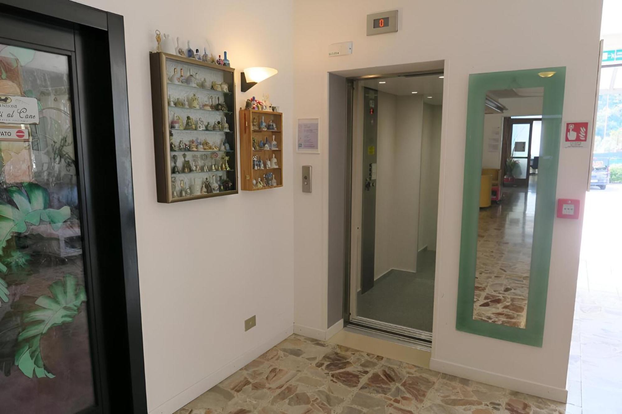 Hotel Angelini Torbole Sul Garda Екстер'єр фото