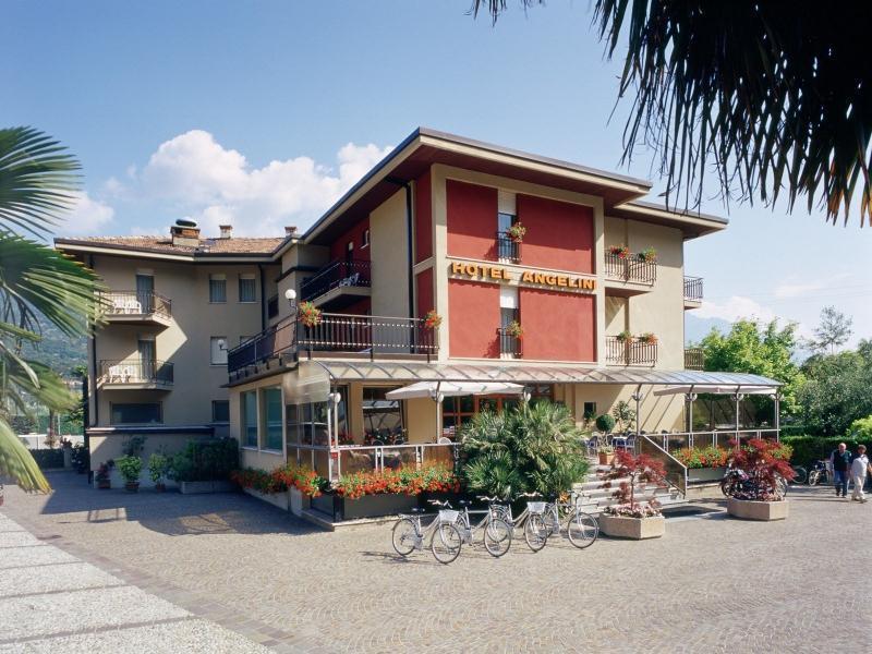 Hotel Angelini Torbole Sul Garda Екстер'єр фото