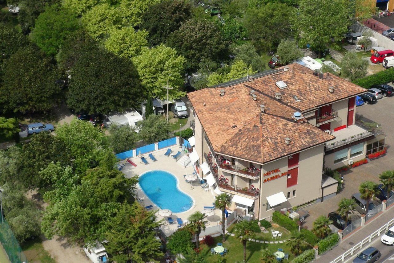 Hotel Angelini Torbole Sul Garda Екстер'єр фото